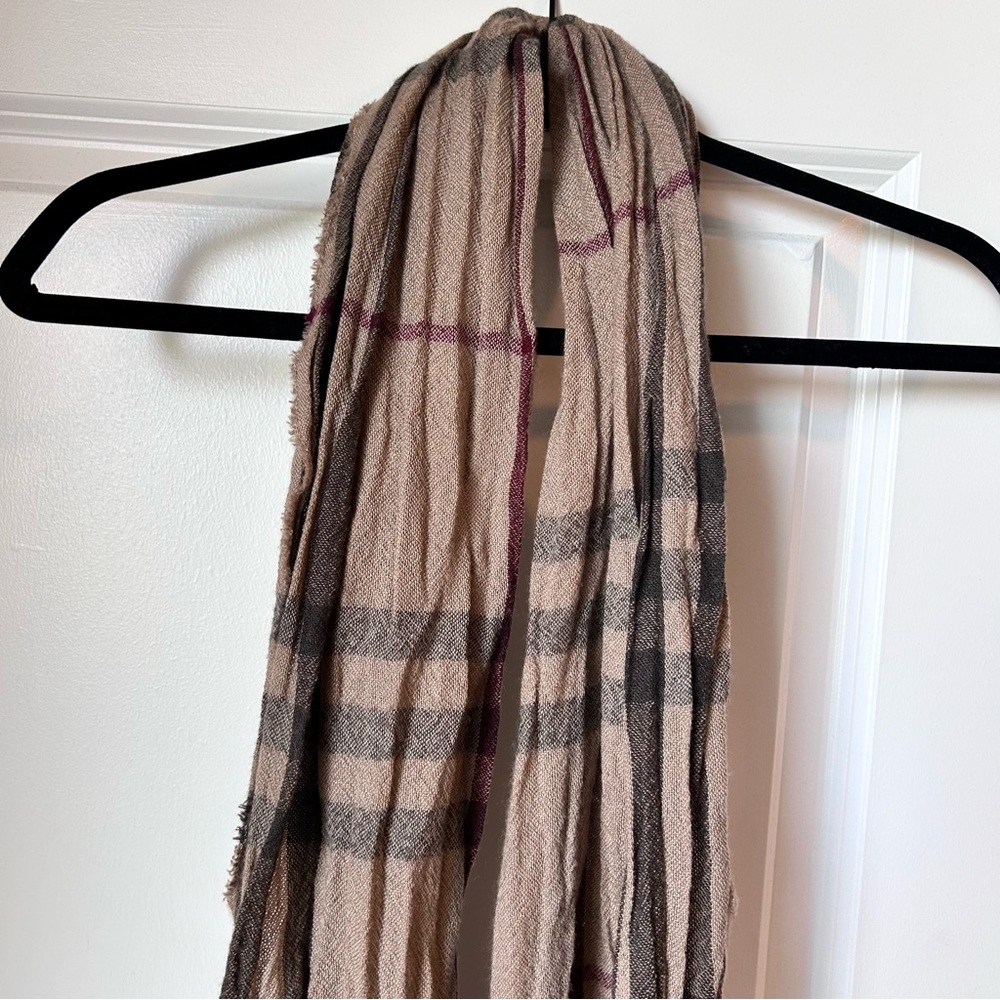 BURBERRY CHECK SCARF 🤩 - Picture 3 of 7